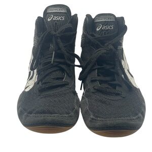 ASICS Boy’s Black Wrestling Shoes Size 4.5. 4 1/2